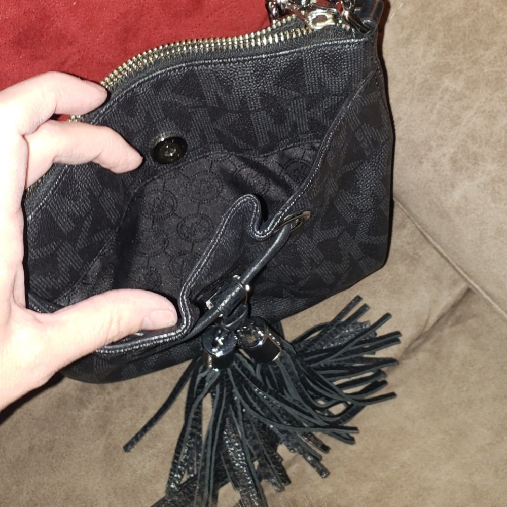 Authentic MK crossbody purse - Picture 2 of 4